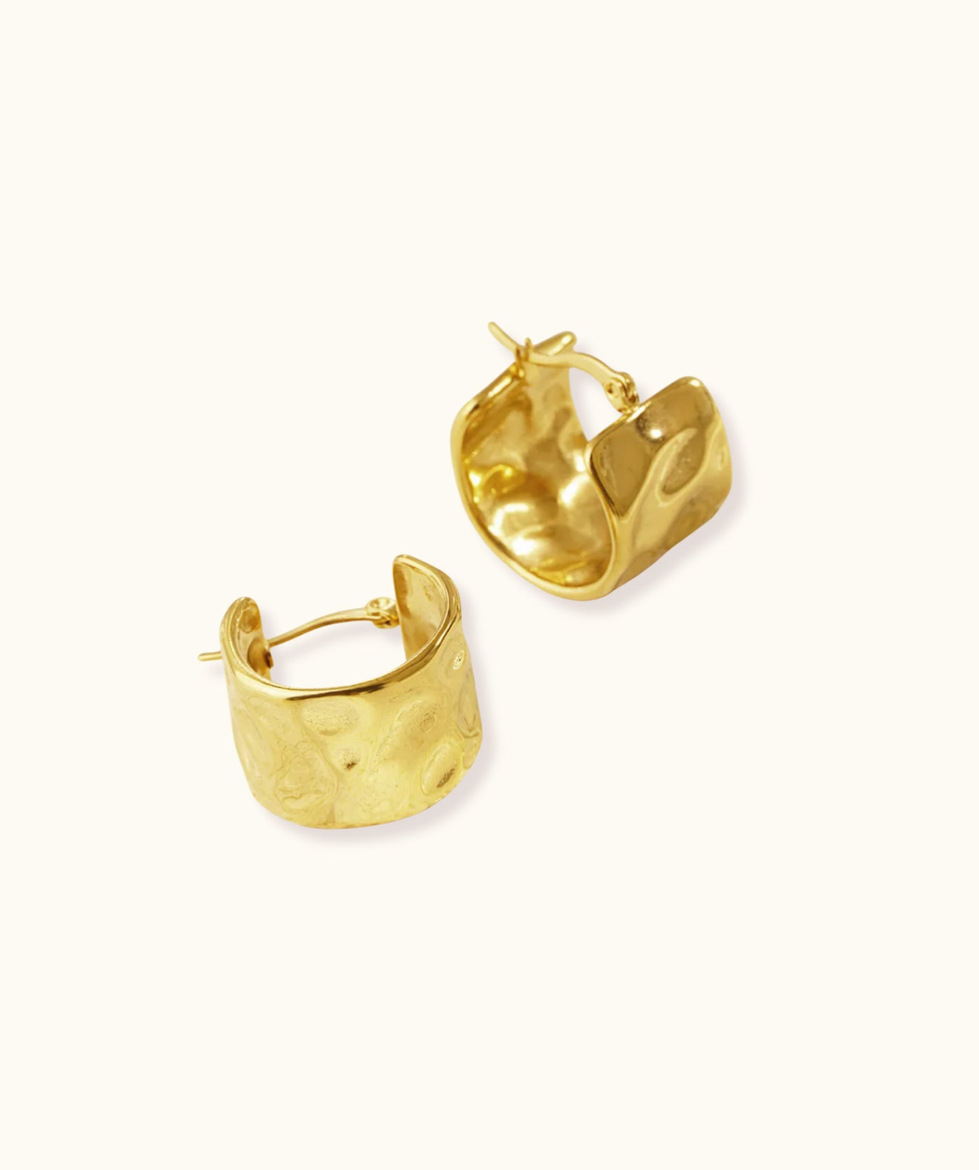 Yecenia Hoops